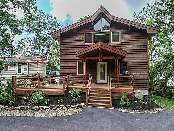 2nd image of 5142 Blue Heron Way