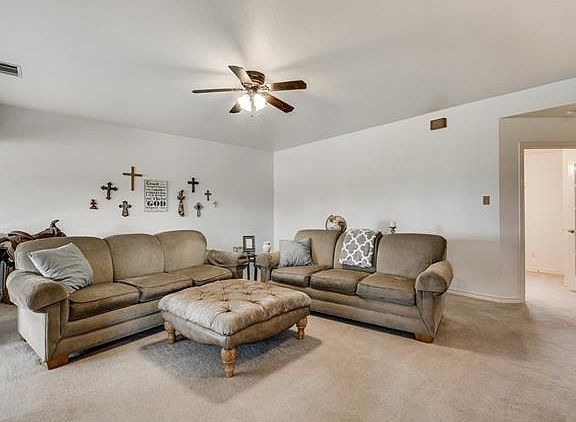 4th image of 212 S San Gabriel Loop