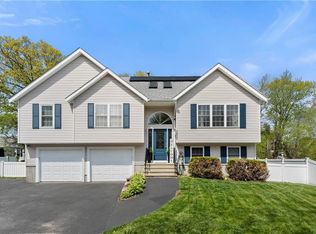 3605 Mendon Rd, Cumberland, RI 02864