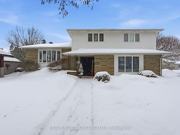 2nd image of 13 Pine Tree Cres