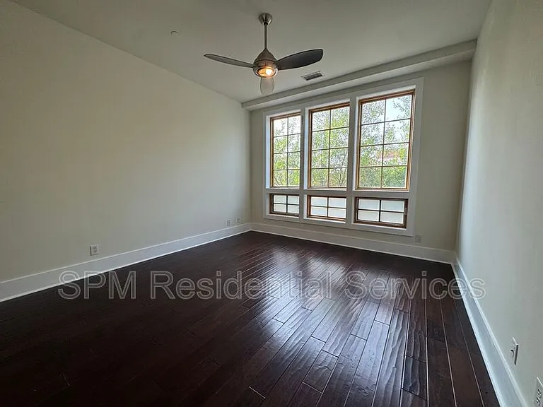 801 N 4th St #302 — Photo 15
