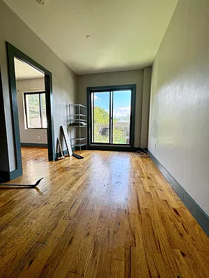 Rented by Safdie Realty Group | media 3