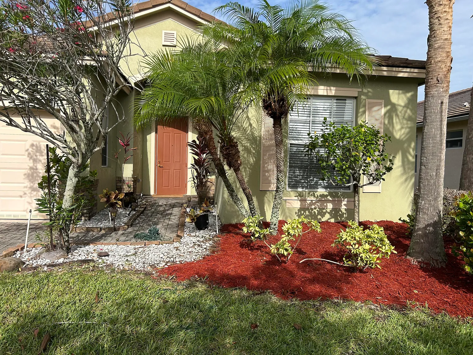 3 bed, 2.0 bath, 1735 sqft, $2,500 — Photo 4
