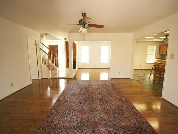 5th image of 903 Chippenham Dr