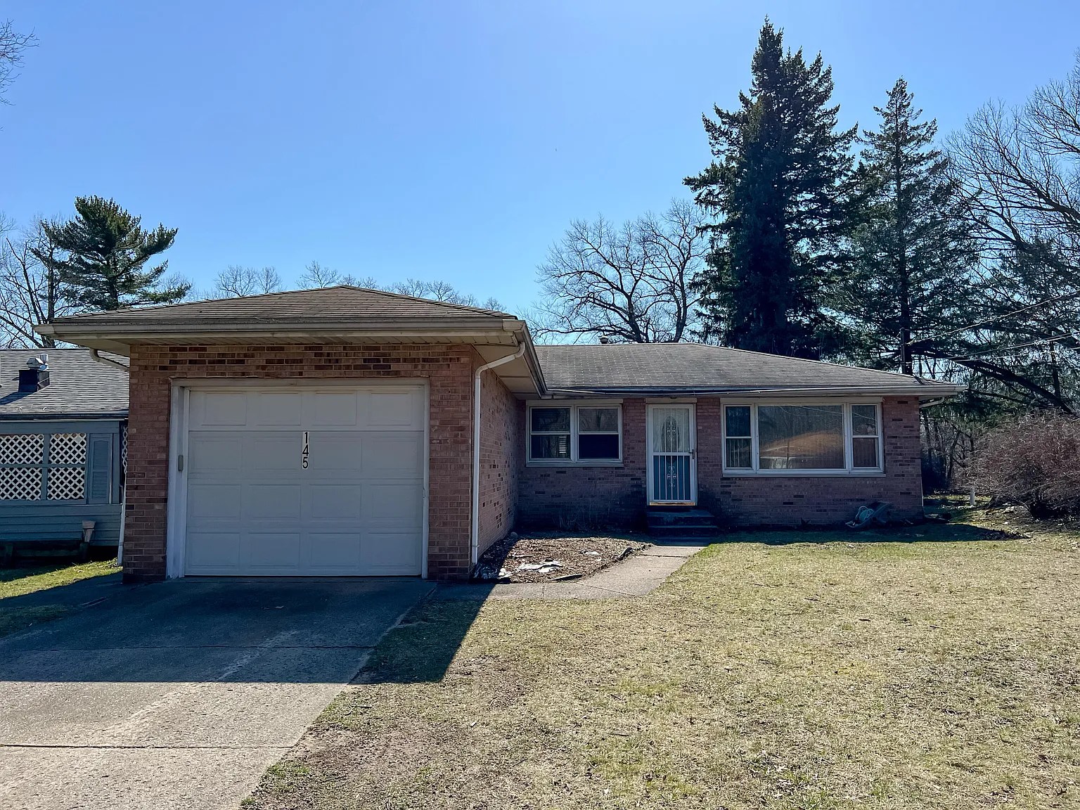 145 Oakridge Rd photo 1