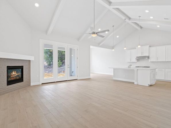 102 Majestic Arroyo Way