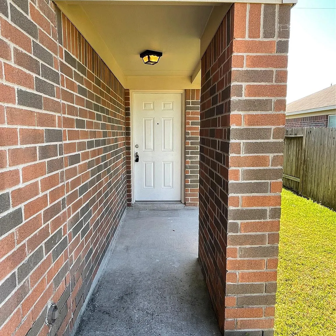 5 bed, 2.5 bath, 2675 sqft, $2,150 — Photo 3