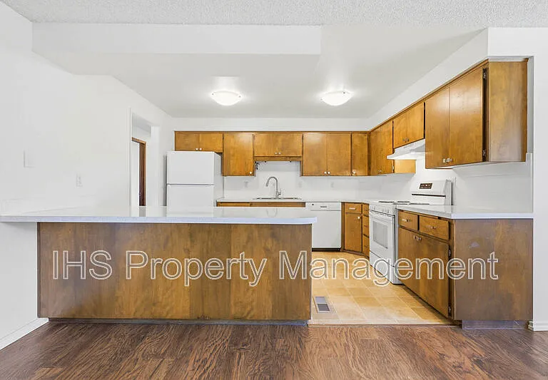 1506 Cimarron Ave — Photo 10