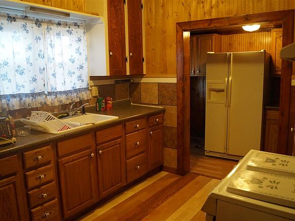5th image of 1022 Emerson Ave