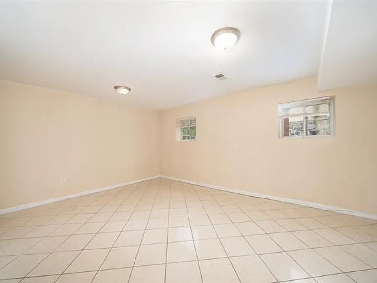 43 Manhattan Ave #1 — Photo 13