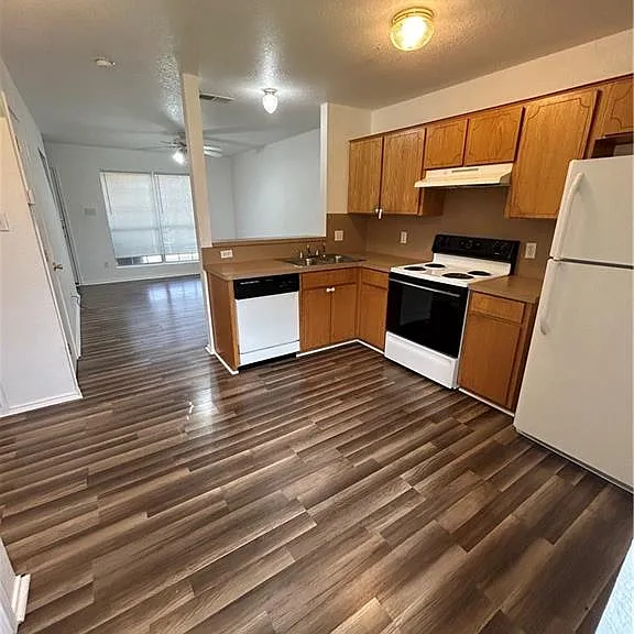 3805 Woodrow Dr #C — Photo 2