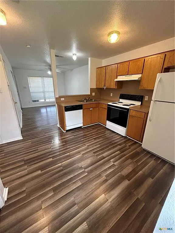 Building Photo - 3805 Woodrow Dr #C