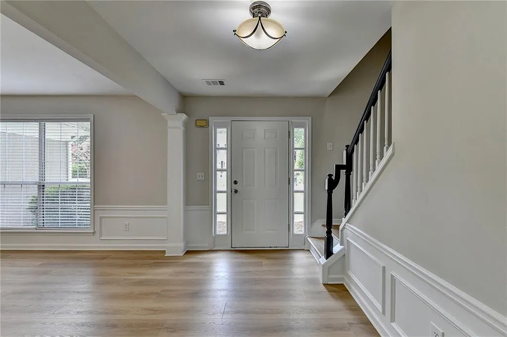 3 bed, 2.5 bath, 2297 sqft, $3,000 — Photo 4