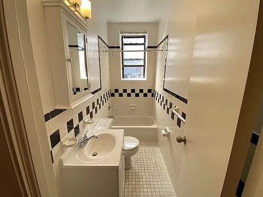 Rented by Compass | media 10