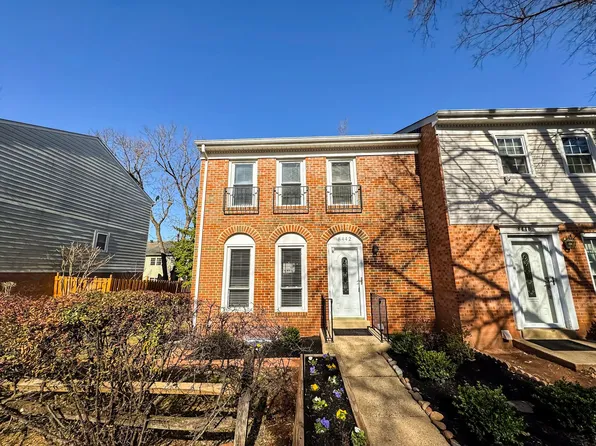 8442 Willow Glen Ct, Manassas, VA 20110