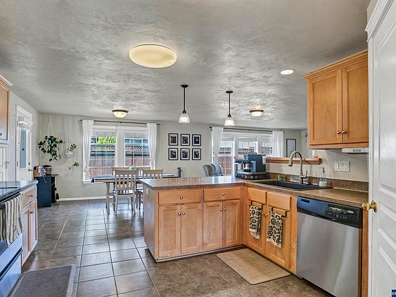 2nd image of 4908 Mimosa Cir