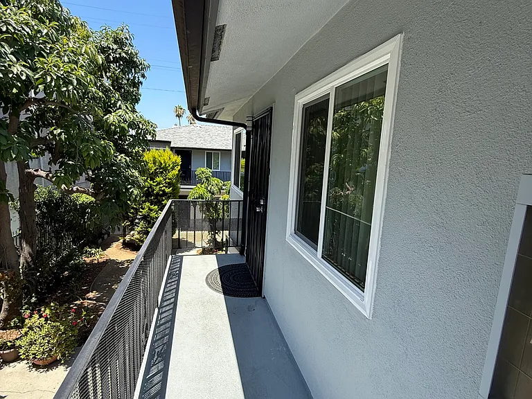 1537 Locust Ave #5 — Photo 11
