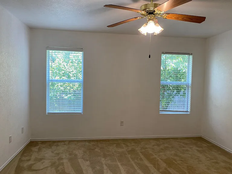 1809 Liberty Hill Dr — Photo 8