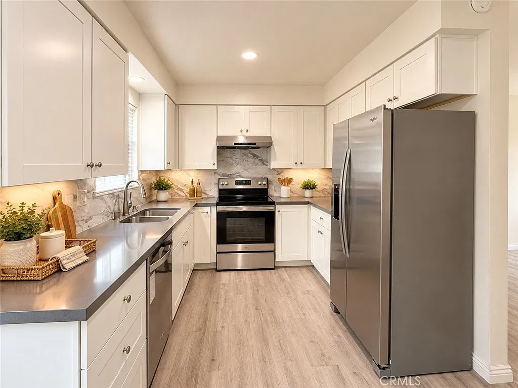 2 bed, 940 sqft, $2,800 — Photo 2