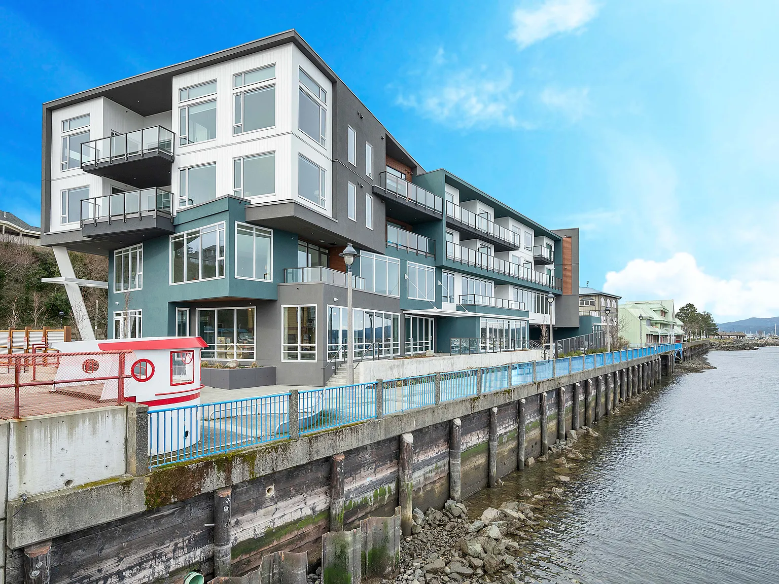 Pier 1 Residences — Photo 2