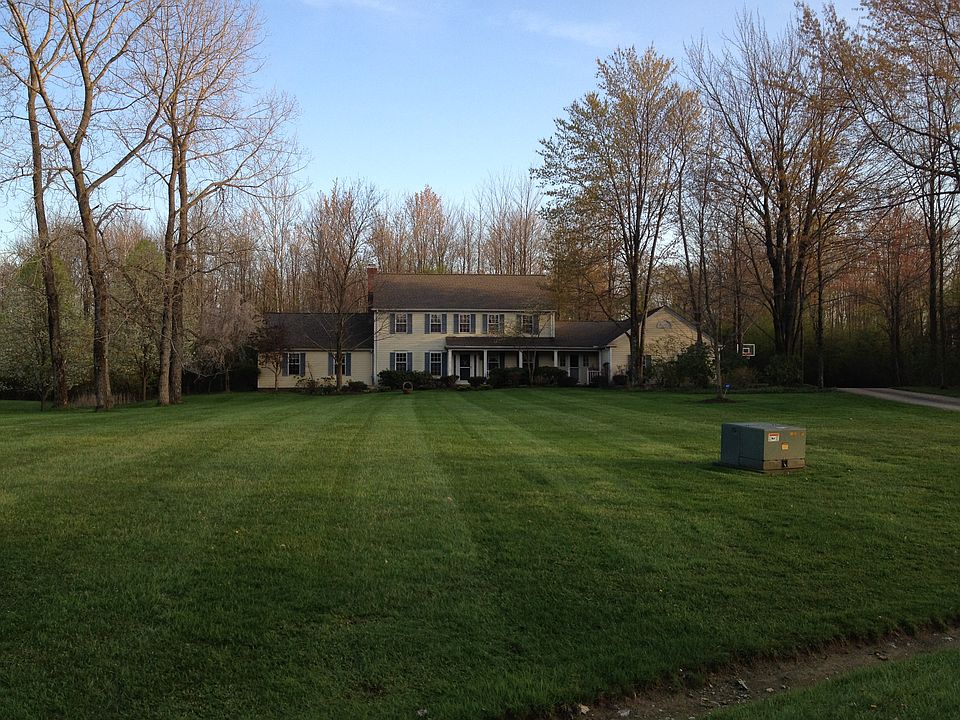 1st image of 7585 Hunters Hollow Trl