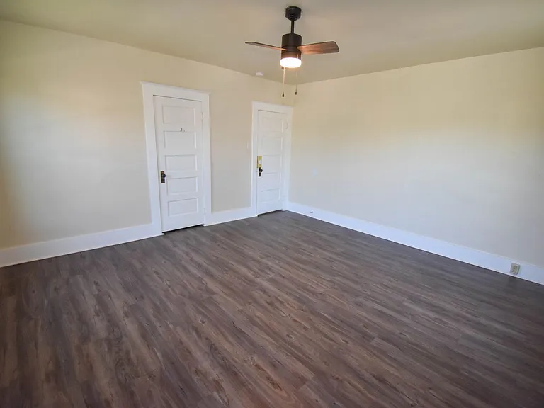 155 N Fairview St — Photo 33