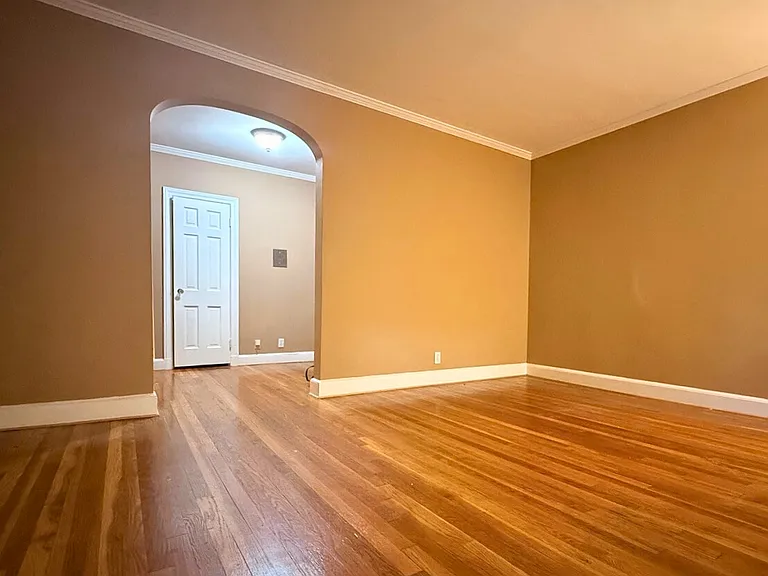 80 Strathmore Rd #1 — Photo 5