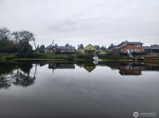 275 Canal Dr NE, Ocean Shores, WA