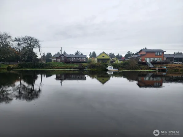 275 Canal Drive NE, Ocean Shores, WA 98569