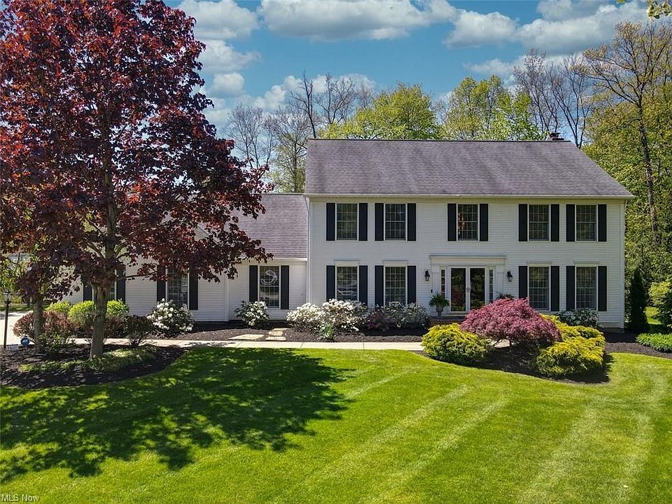 1st image of 84 Bishop Dr