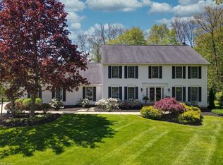 84 Bishop Dr, Chagrin Falls, OH 44022