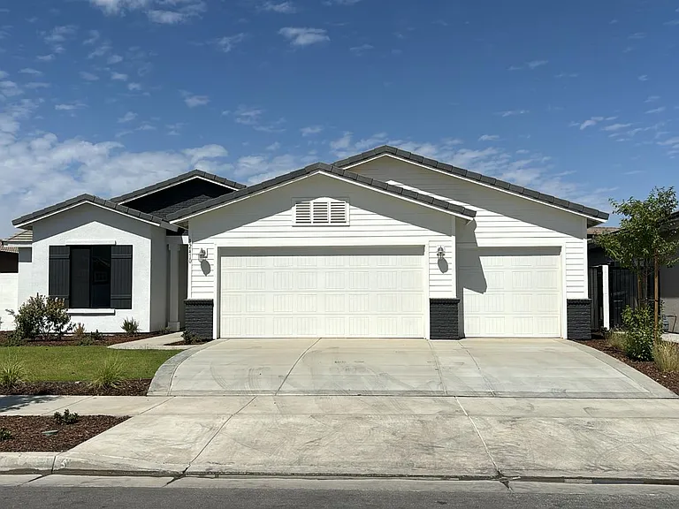 12410 Madelyn Dr — Photo 1