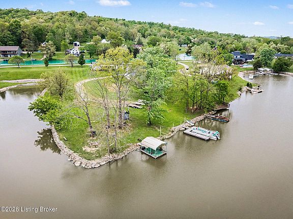 3rd image of 95 Waterside Dr