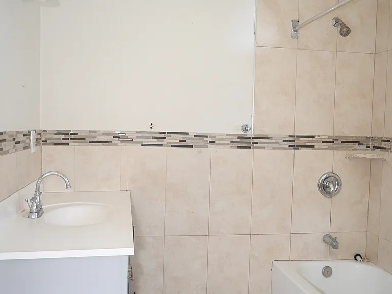 603 W 43rd Pl — Photo 18
