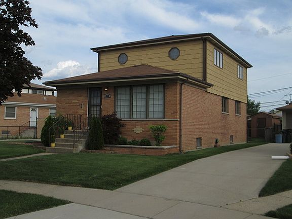2nd image of 3830 N Emerson Dr