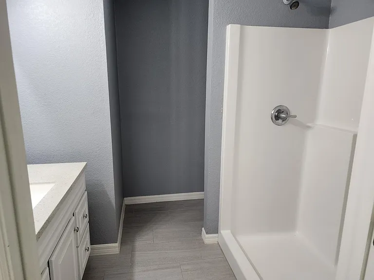 202 Oak Lane Cir — Photo 4