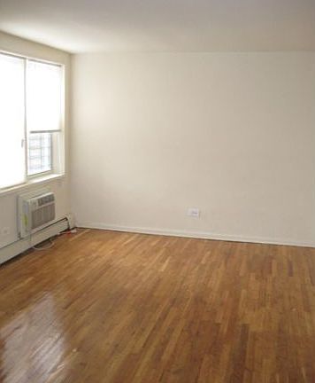 4th image of 8625 Van Wyck Expy APT 312