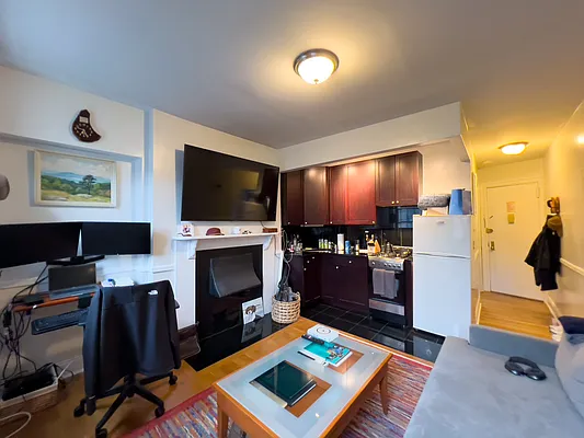 Rented by Denise Rosenblum, LREB | media 6