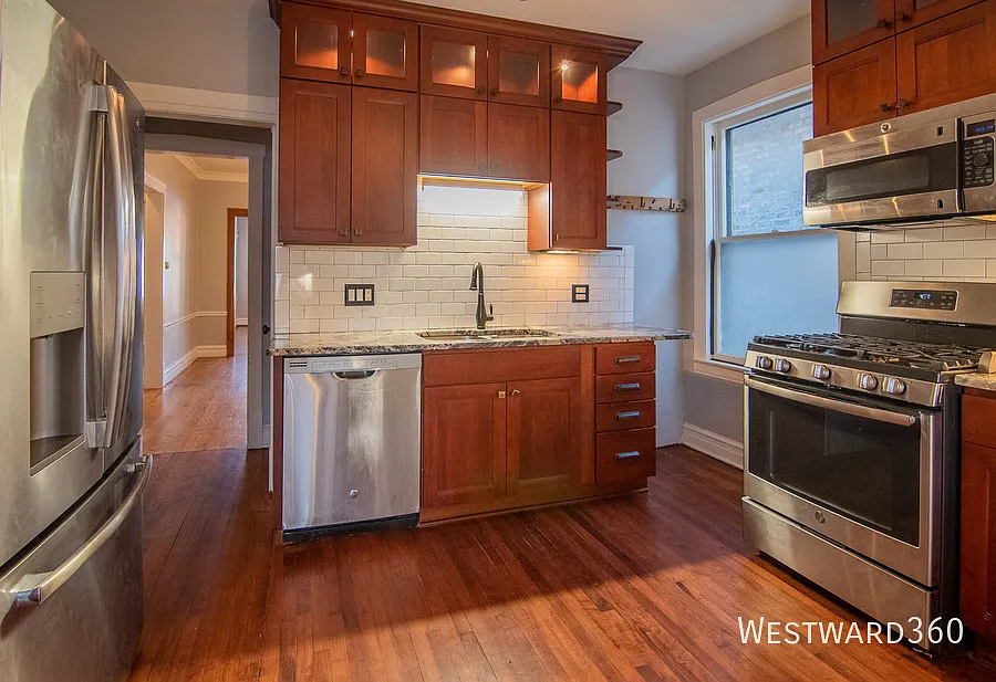 4 bed, $2,950 — Photo 4