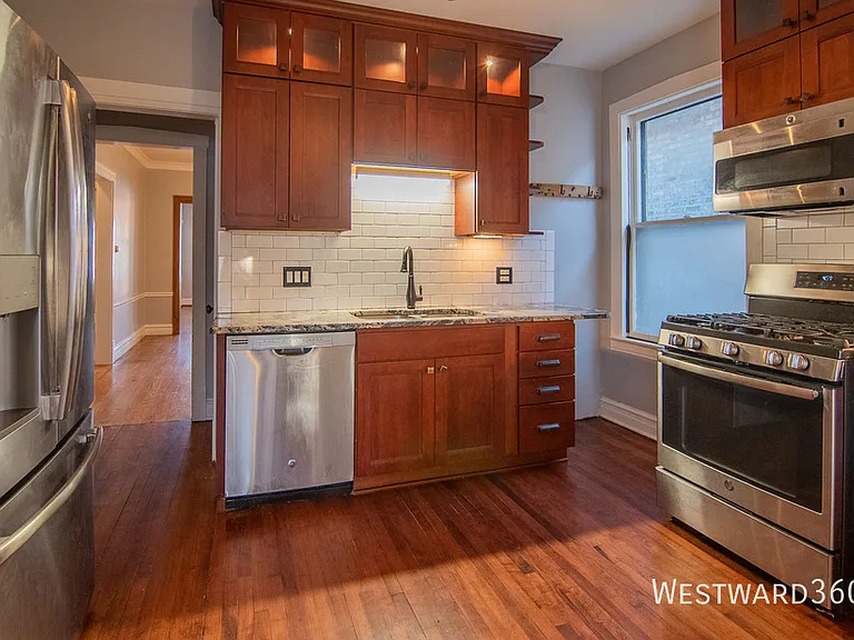 4246 N Menard Ave — Photo 4
