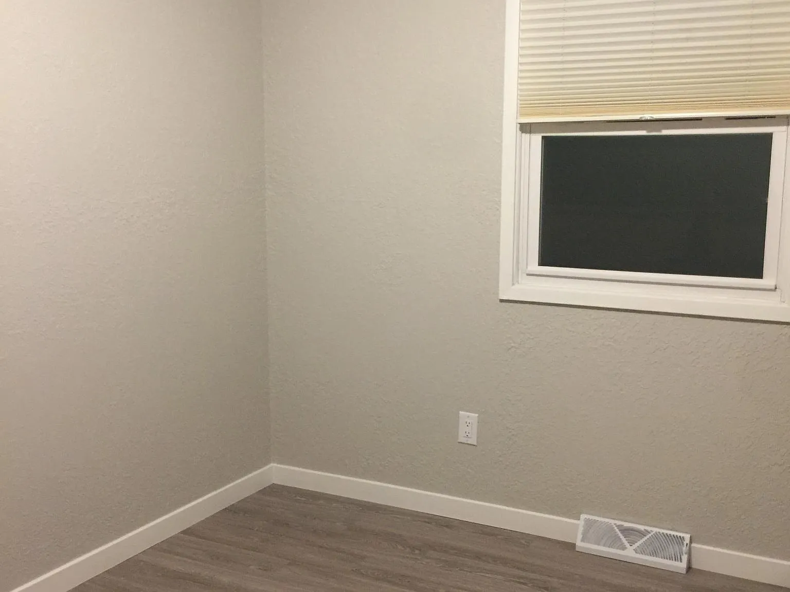 1210 Mount Loretta Ave — Photo 4