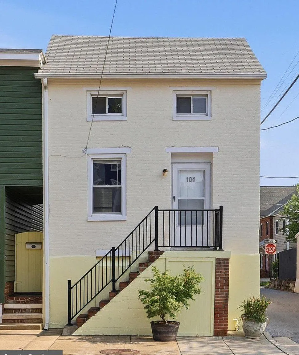 2 bed, 1.0 bath, 1248 sqft, $2,000 — Photo 1