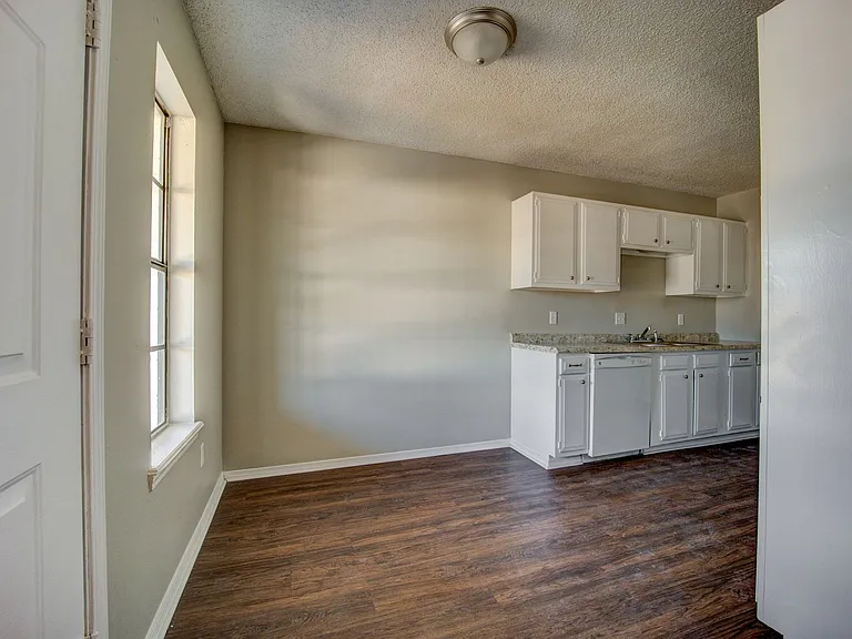 The Dogwood: 1 & 2 Bedroom Apartments — Photo 17