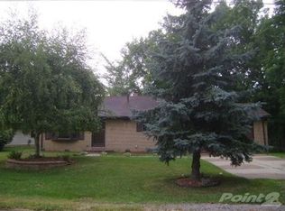 9439 Horsemill Rd, Grosse Ile, MI 48138