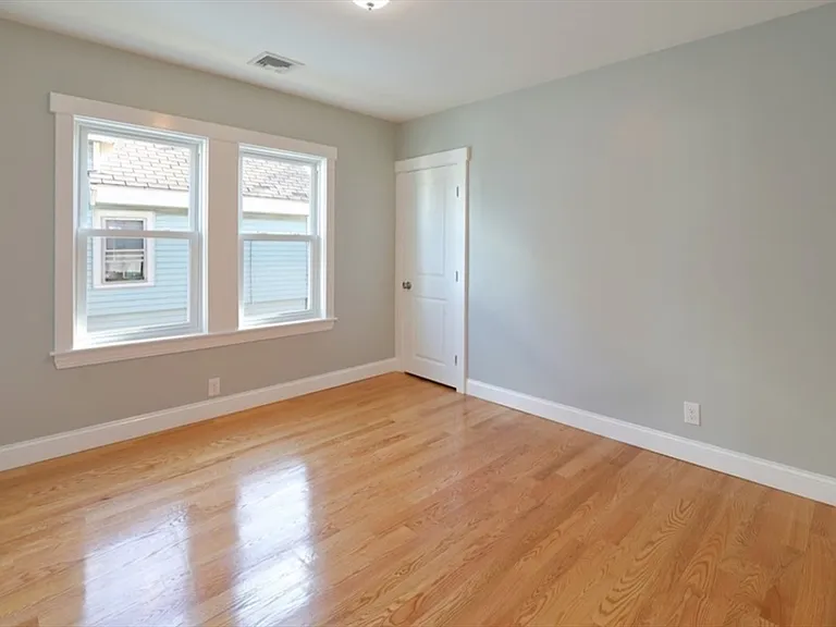 28 2nd St #2 — Photo 13