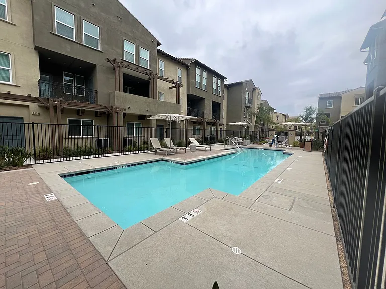 340 Rendar Ln — Photo 24