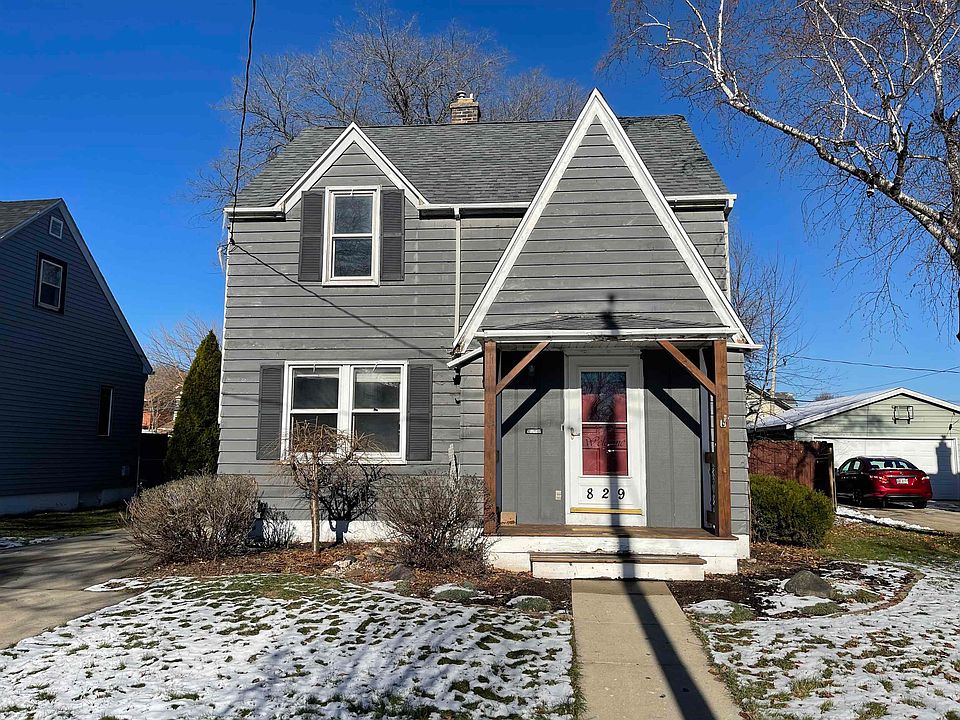 1st image of 829 Blaine Ave
