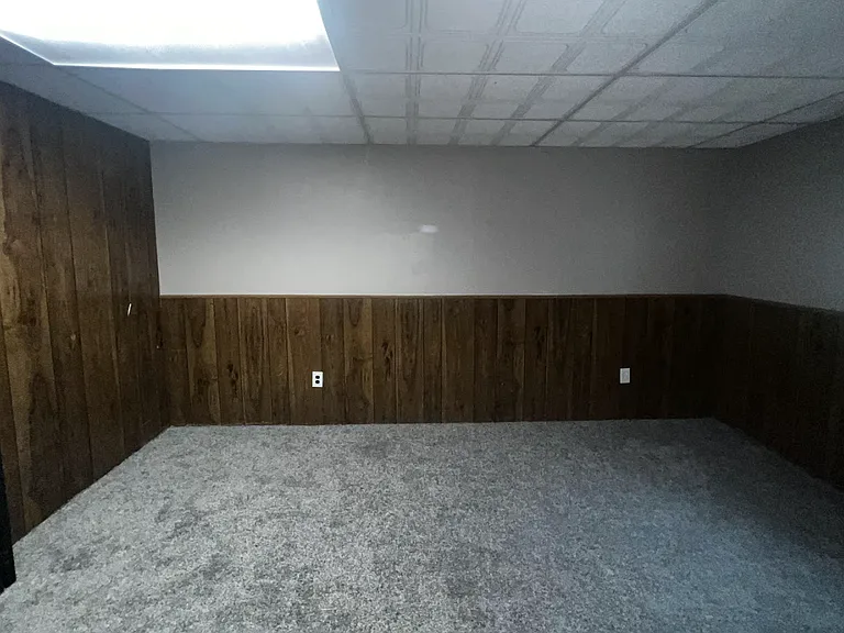 7725 Tessman Dr N — Photo 16