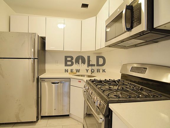 2nd image of 360 W 47th St APT 04C
