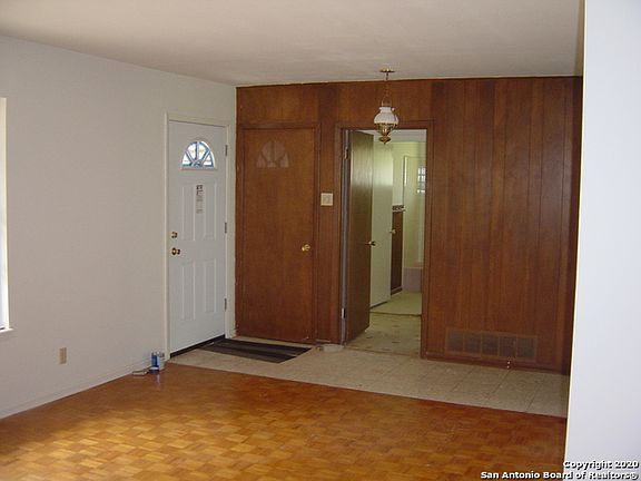 3rd image of 11002 Burr Oak Dr